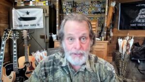 Ted Nugent soutient le convoi de camionneurs canadiens et qualifie Justin Trudeau de « Fidel Jr. »