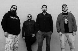 Deftones : Des vinyles dédicacés sont mis en vente en ligne à des prix élevés, suite à la confrontation de Chino Moreno avec des demandeurs d&rsquo;autographes