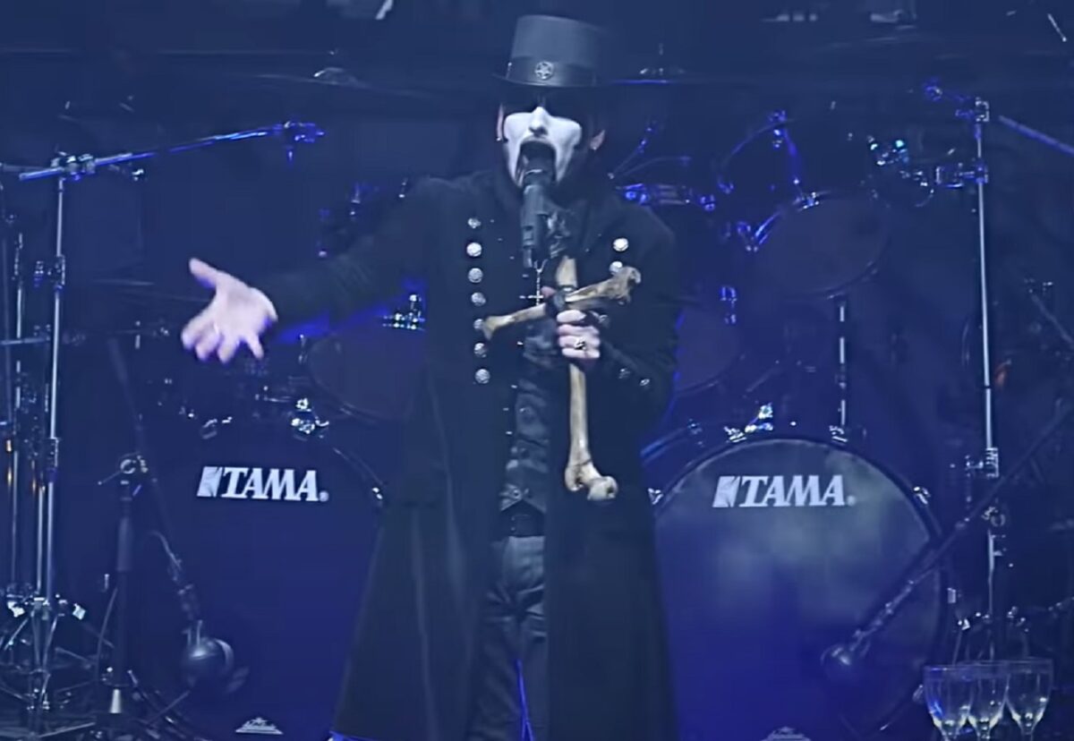 King Diamond partage un message touchant en l&rsquo;honneur d&rsquo;une fan de 4 ans décédée