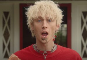 Machine Gun Kelly répond aux critiques de la « communauté Rock » en disant qu&rsquo;il n&rsquo;est pas un « touriste » mais un « explorateur »