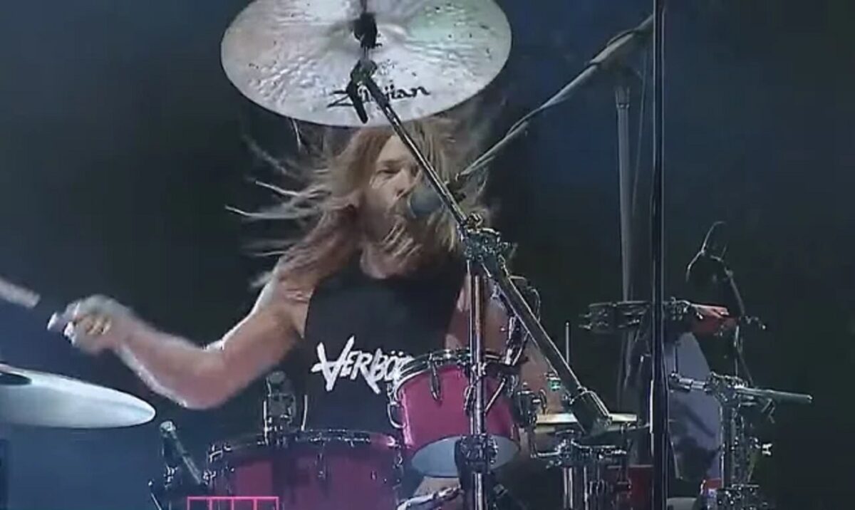Des amis de Taylor Hawkins disent qu&rsquo;il était « épuisé » par le planning des Foo Fighters, avant de prendre leurs distances par rapport à leurs déclarations