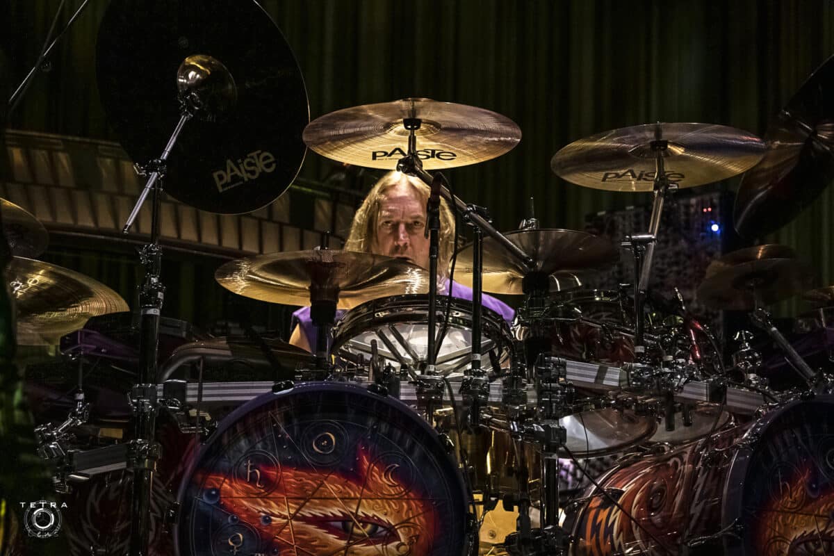 Danny Carey, de Tool, présente sa batterie pour la tournée Fear Inoculum