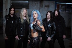 Arch Enemy sort une nouvelle vidéo pour Poisoned Arrow et se prépare à lancer sa tournée mondiale ce week-end