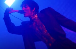 Oli Sykes de Bring Me The Horizon parle de sa marque de vêtements, Drop Dead : « C&rsquo;est ma mère qui m&rsquo;a suggéré de monter une petite entreprise »