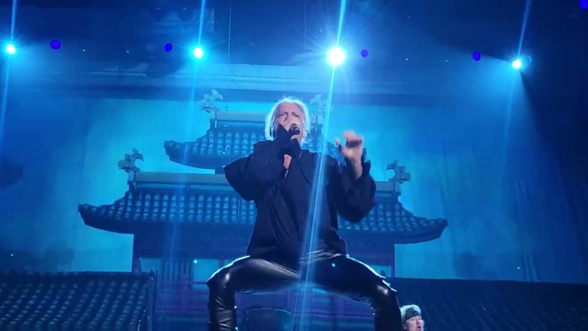 Bruce Dickinson (Iron Maiden) sélectionne la « pire chanson » qu&rsquo;il ait jamais écrite