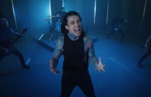 Ronnie Radke dit que Falling In Reverse s&rsquo;est mis à faire des singles parce que leur dernier album « a foiré »
