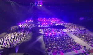 1 000 musiciens s&rsquo;allient pour rendre hommage à Taylor Hawkins des Foo Fighters avec une puissante reprise de My Hero