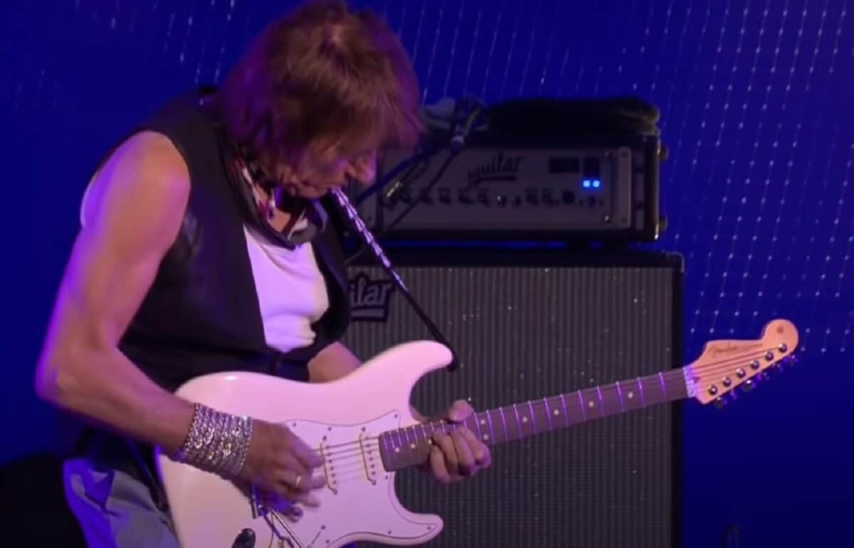 Plus de 130 guitares, amplis et équipements de Jeff Beck mis aux enchères : une part de l’histoire du rock à portée de main