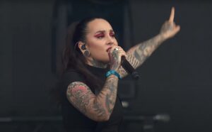 Hellfest 2022 : Regardez Jinjer représenter l&rsquo;Ukraine, Steel Panther se moquer d&rsquo;Ozzy Osbourne et Down donner un show écrasant lors du festival