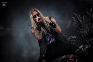 DragonForce annonce son nouvel album, Warp Speed Warriors, et sort un single rendant hommage à Zelda