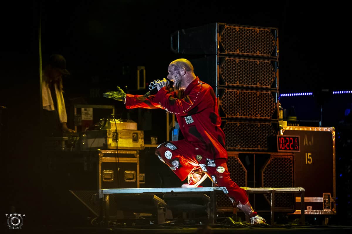« Vingt ans plus tard, nous sommes toujours là » : Five Finger Death Punch dévoile le clip de Nails In The Coffin et célèbre la sortie de Legacy