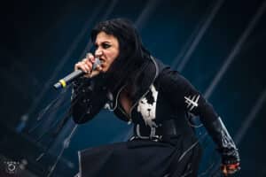 Lacuna Coil dévoile un nouveau single, Hosting The Shadow, avec Randy Blythe de Lamb Of God