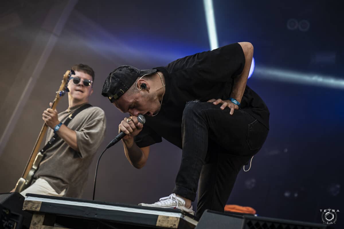 « Blood Red continue de développer l’histoire et le protagoniste de cet album » : Landmvrks sort un nouveau single, Blood Red