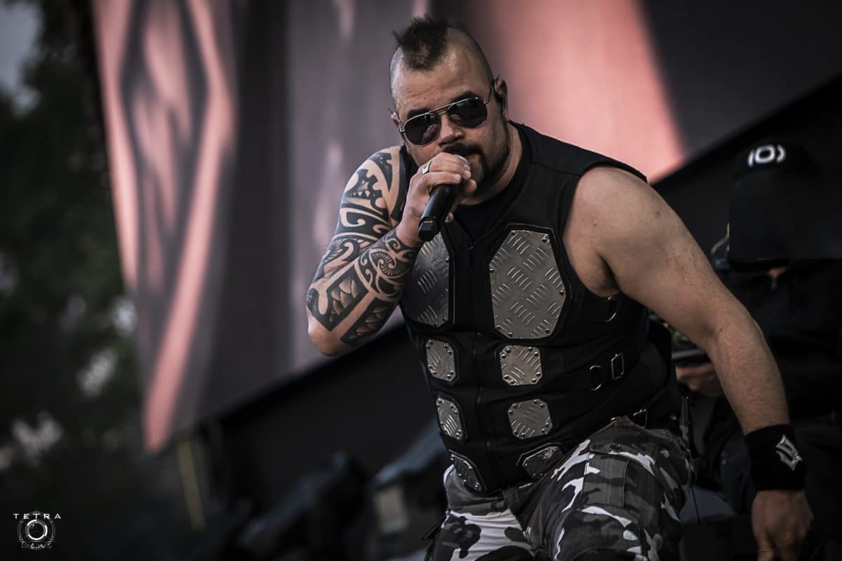 « Presque sans voix » : Joakim Brodén (Sabaton) revient sur sa collaboration intense avec Babymetal