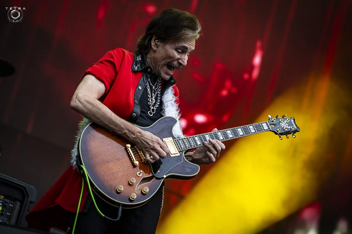 « Dans les années 80, j&rsquo;étais un peu prétentieux », affirme Steve Vai