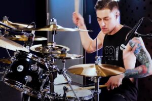 « C&rsquo;est vraiment minable comme comportement » : Luke Holland (Falling In Reverse, Jason Richardson) met en garde les fans contre les escroqueries basées sur l&rsquo;IA