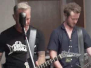 L&rsquo;acteur de Stranger Things, Joseph Quinn, a joué Master Of Puppets avec Metallica dans les coulisses du Lollapalooza