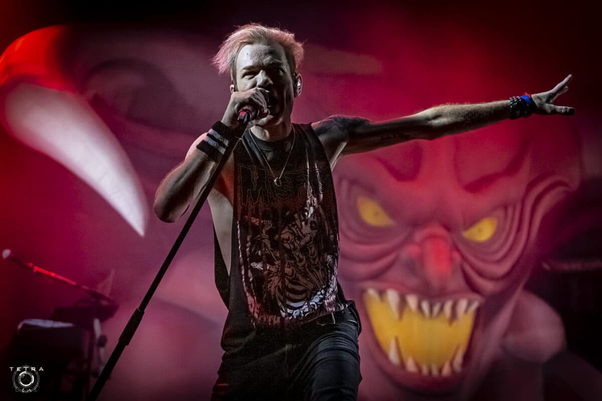 Sum 41 partage le clip vidéo de son nouveau single, Waiting On A Twist Of Fate