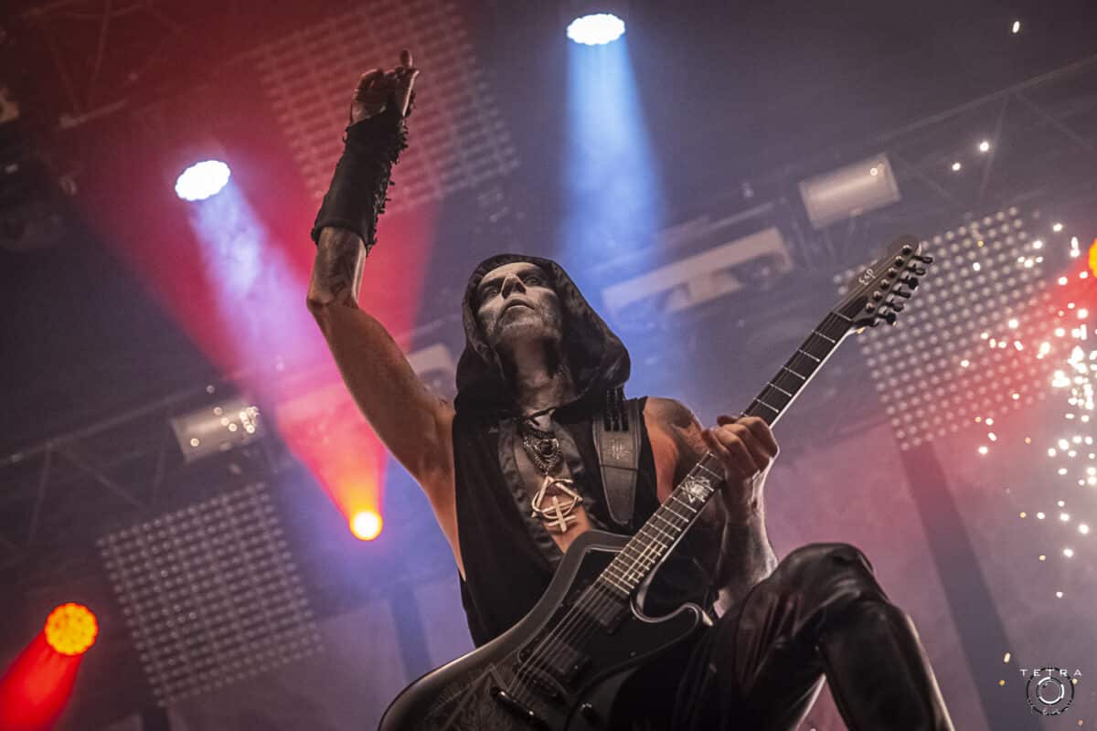 Nergal de Behemoth dit que les jeunes ne devraient pas monter de groupes maintenant : « Trouvez un vrai travail »