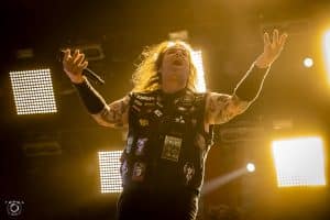 Beating Around The Bush : Exodus dévoile sa reprise d&rsquo;AC/DC avec le guitariste Rick Hunolt