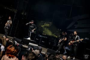 Regardez Ten56 jouer son dernier single ultra lourd, Yenta, au Motocultor Festival !