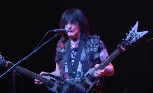Manowar recrute le guitariste Michael Angelo Batio pour sa tournée de 2023