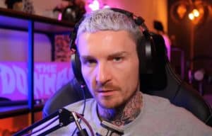 Craig Reynolds, de Stray From The Path, affirme que certains batteurs jouent à moitié en playback : « Ce qu&rsquo;ils jouent à la grosse caisse est totalement programmé »
