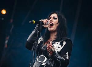 « Tu dois avoir ton propre avis, pas le mien » : pourquoi Lacuna Coil refuse de prêcher politique et religion selon Cristina Scabbia