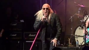 Regardez Twisted Sister donner son premier concert depuis six ans lors du gala du Metal Hall Of Fame
