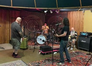 Des membres de Type O Negative et de Crowbar lancent un nouveau groupe, EYE AM