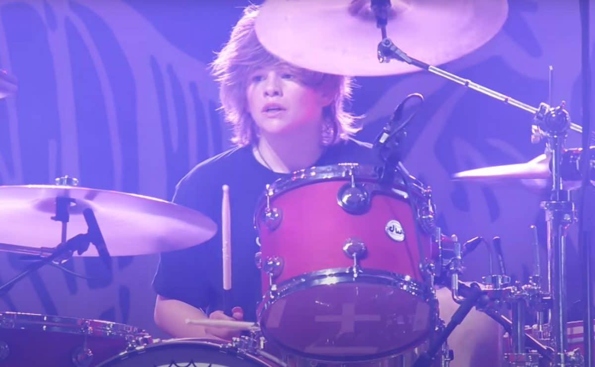 Shane, le fils de Taylor Hawkins, remporte le prix de la « performance de l&rsquo;année » aux Drumeo Awards 2022