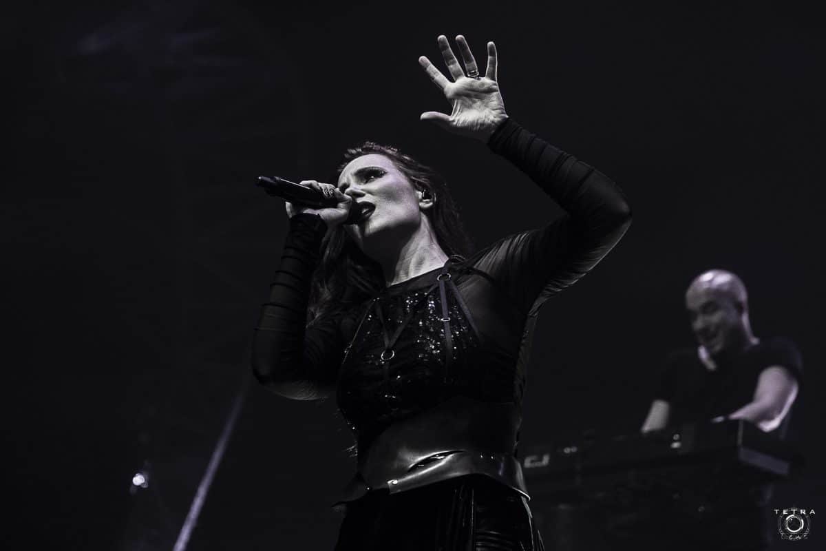 Simone Simons, d&rsquo;Epica, parle de l&rsquo;avancement du nouvel album, dont la sortie est prévue pour 2025