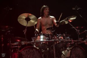 Gojira fait planer deux baleines géantes sur l’Accor Arena lors de Flying Whales !