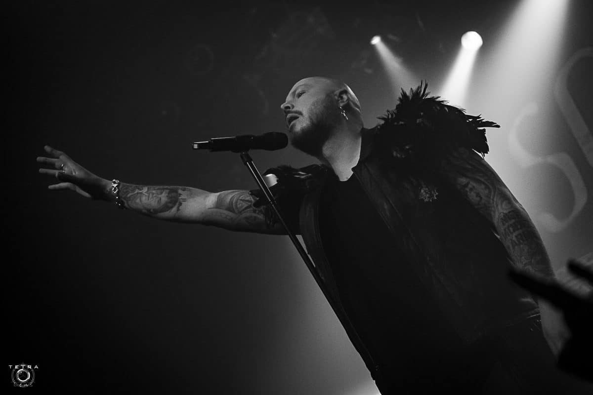 « Les paroles traitent de l&rsquo;envie de s&rsquo;intégrer et de s’adapter… » ; Soilwork dévoile un nouveau single explosif, Spirit Of No Return