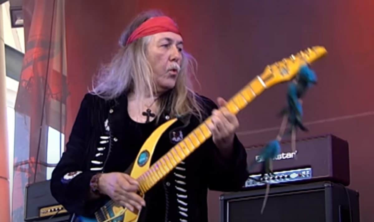 L&rsquo;ancien guitariste de Scorpions, Uli Jon Roth, critique le Heavy Metal : « J&rsquo;avais l&rsquo;impression que c&rsquo;était, d&rsquo;une certaine manière, un retour en arrière »