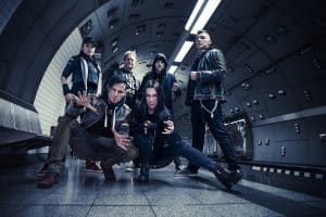 How We End (avec Jen Majura, ex-Evanescence) sort une vidéo pour son nouveau single, Does Anybody Give