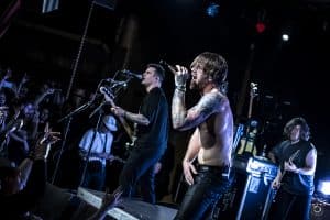 “À 16 ans, j’ai vu des gens tenter de ‘guérir’ l’homosexualité par la prière”, raconte Caleb Shomo (Beartooth)