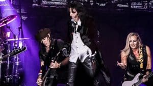 Alice Cooper fête Halloween avec un clip pour Dead Don&rsquo;t Dance