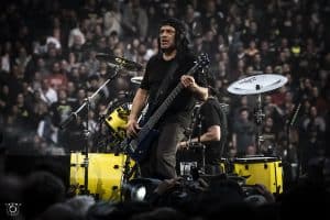 « Vous vivez avec ces personnes. Vous devez les respecter, les aider, et les élever » : Robert Trujillo sur son rôle dans Metallica