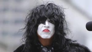 Avec ses quelque 850 000 écoutes quotidiennes, Paul Stanley affirme que I Was Made For Lovin’ You est « le plus grand succès de Kiss »