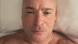 Le chanteur de Disturbed confirme qu&rsquo;il est sur Tinder (et annonce que sa femme et lui ont divorcé)