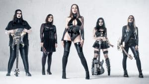 Lord Of The Lost a fait un clip vidéo avec le modèle érotique Louisa Khovanski