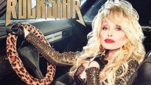 Dolly Parton annonce les détails de son nouvel album, Rockstar, avec Rob Halford de Judas Priest, Mötley Crüe et bien d&rsquo;autres encore