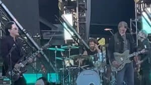 Les Queens Of The Stone Age donnent leur premier concert depuis plus de 3 ans (vidéos disponibles)