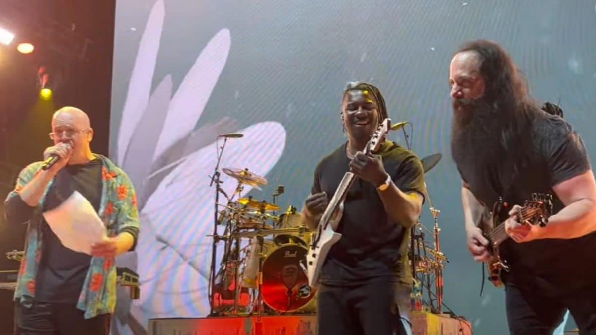 Dream Theater rejoint par Devin Townsend et Tosin Abasi pour une performance époustouflante de The Spirit Carries On