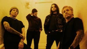 « Nous lui avons immédiatement demandé de se retirer du groupe » ; The Word Alive répond aux accusations de violence domestique contre le guitariste Zack Hansen