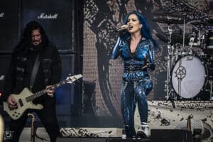 Arch Enemy annonce une édition deluxe de Blood Dynasty avec des inédits