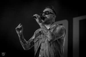 « Peut-être les meilleures paroles du metal » : Sam Carter fait l&rsquo;éloge de Doomsday d&rsquo;Architects