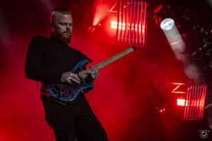 Lee McKinney absent de la tournée de Born Of Osiris : a-t-il quitté le groupe ?