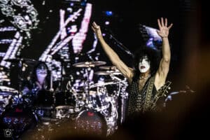 Kiss est en studio : “Nous venons d’enregistrer une nouvelle chanson écrite par Paul Stanley”, révèle Gene Simmons